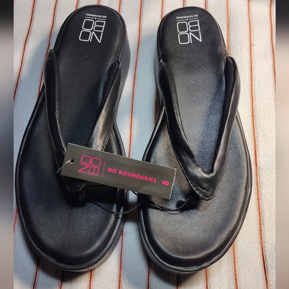 Brand New With Tags Womens Size 8 NoBo No Boundries Black Platform Flip Flops